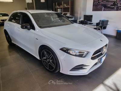 Mercedes-Benz Classe A d Automatic PREMIUM EDITION Bianco usata Gragnano