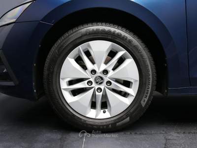 Skoda Octavia 2.0 TDI 116CV DSG Wagon Executive Blu/Azzurro usata Arsiè