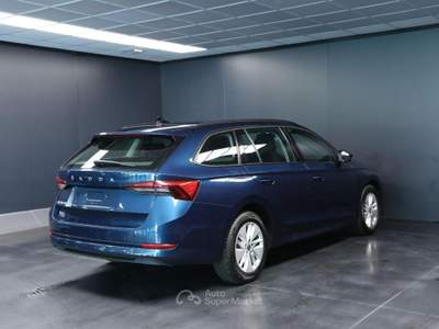 Skoda Octavia 2.0 TDI 116CV DSG Wagon Executive Blu/Azzurro usata Arsiè