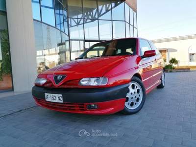 Alfa Romeo 145 2.0i 16V Twin Spark cat Quadrifoglio Rosso usata Castelfranco di Sotto