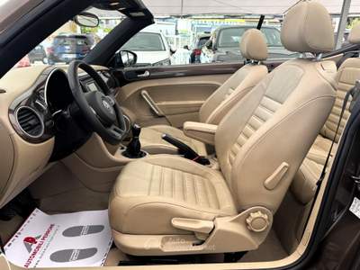 Volkswagen Maggiolino Cabrio 2.0 TDI 70's Design (Pelle/Xeno/Navi/LED) Marrone usata Castellaneta