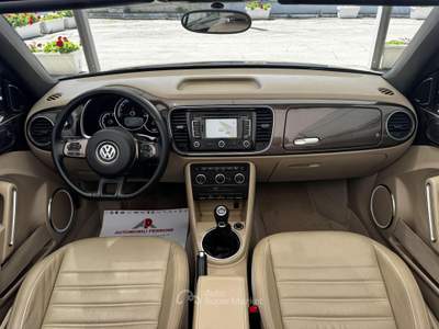 Volkswagen Maggiolino Cabrio 2.0 TDI 70's Design (Pelle/Xeno/Navi/LED) Marrone usata Castellaneta