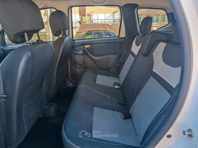 Dacia Duster 1.6 115CV Start&Stop 4x2 GPL Lauréate Bianco usata Castelfranco di Sotto