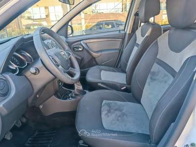 Dacia Duster 1.6 115CV Start&Stop 4x2 GPL Lauréate Bianco usata Castelfranco di Sotto