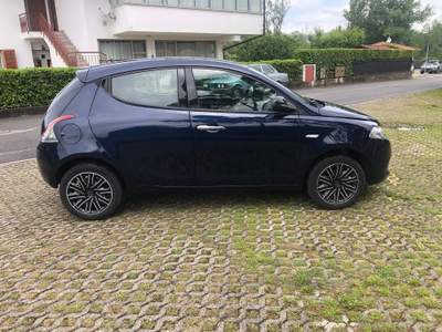 Lancia Ypsilon NEOPATENTATI Blu/Azzurro usata Manerba del Garda