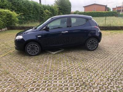 Lancia Ypsilon NEOPATENTATI Blu/Azzurro usata Manerba del Garda