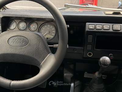 Land Rover Defender 130 2.5 Td5 cat CrewCab S Bianco usata Bologna