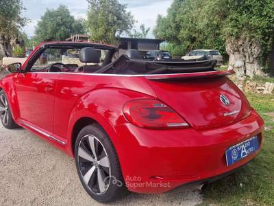 Volkswagen Maggiolino Maggiolino Cabrio 1.6 tdi Design 105cv Rosso usata Ladispoli