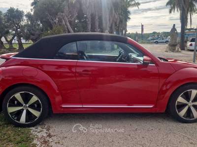 Volkswagen Maggiolino Maggiolino Cabrio 1.6 tdi Design 105cv Rosso usata Ladispoli