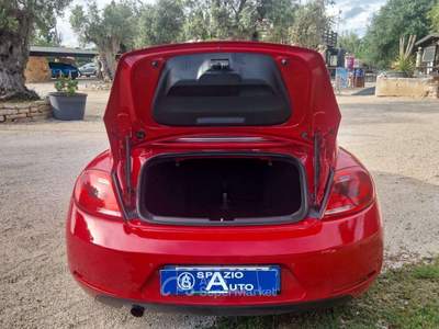 Volkswagen Maggiolino Maggiolino Cabrio 1.6 tdi Design 105cv Rosso usata Ladispoli