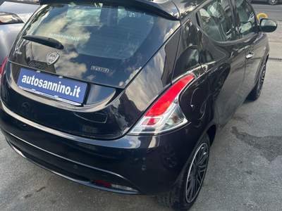 Lancia Ypsilon 5 porte S&S Hybrid Ecochic Gold Nero usata Cercola