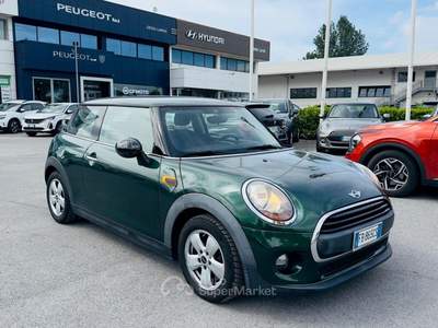 MINI Clubman 1.2 One Oro usata Massarosa