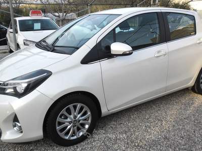 Toyota Yaris ADATTA A NEOPATENTATI Bianco usata Puegnago sul Garda
