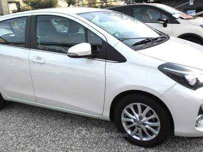 Toyota Yaris ADATTA A NEOPATENTATI Bianco usata Puegnago sul Garda