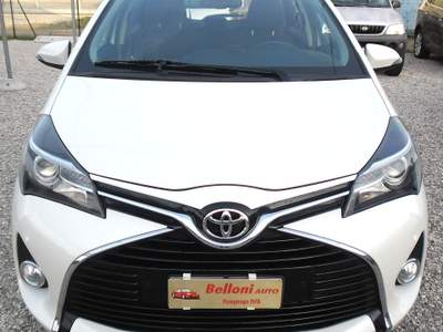 Toyota Yaris ADATTA A NEOPATENTATI Bianco usata Puegnago sul Garda
