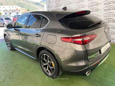 Alfa Romeo Stelvio AT8 Q4 Executive Grigio usata Acerra