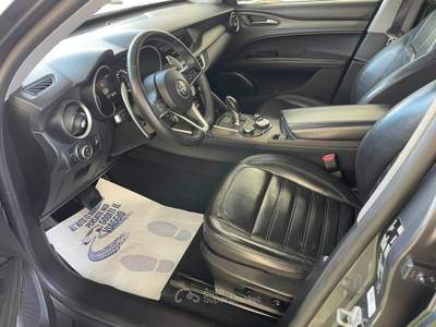 Alfa Romeo Stelvio AT8 Q4 Executive Grigio usata Acerra