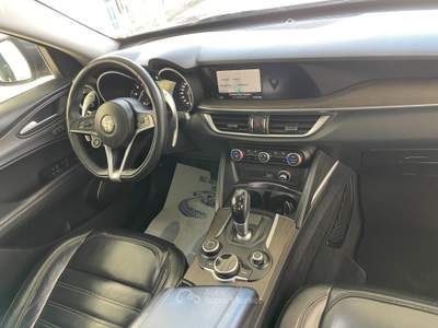 Alfa Romeo Stelvio AT8 Q4 Executive Grigio usata Acerra