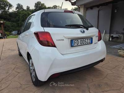 Toyota Yaris batterie nuove usata fonte nuova