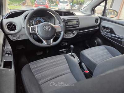 Toyota Yaris batterie nuove usata fonte nuova