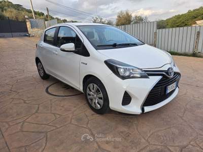 Toyota Yaris batterie nuove usata fonte nuova