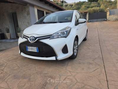 Toyota Yaris batterie nuove usata fonte nuova
