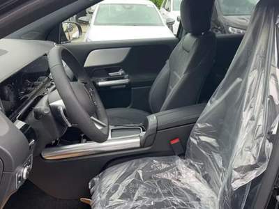 Mercedes-Benz GLA GLA 200 d Automatic Premium Grigio usata Sant'Anastasia