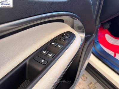 Fiat 600 Hybrid DCT MHEV La Prima Bianco usata Sant'Anastasia