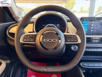 Fiat 600 Hybrid DCT MHEV La Prima Bianco usata Sant'Anastasia