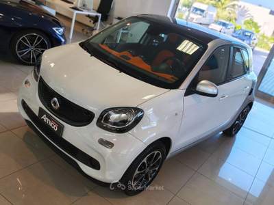 Smart ForFour 70 1.0 Passion Bianco usata San Michele Salentino