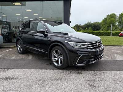 Volkswagen Tiguan Tiguan 2.0 TDI 150CV SCR DSG R-Line Nero usata Villorba