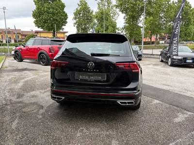 Volkswagen Tiguan Tiguan 2.0 TDI 150CV SCR DSG R-Line Nero usata Villorba
