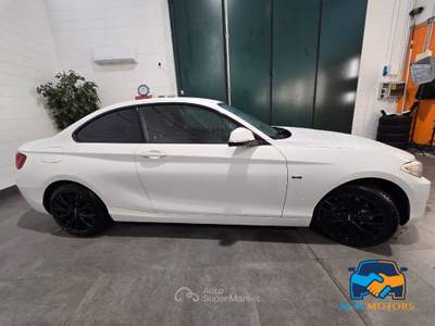 BMW Serie 2 220d d Coupe Sport 184cv auto Bianco usata Curno