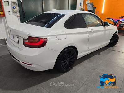 BMW Serie 2 220d d Coupe Sport 184cv auto Bianco usata Curno
