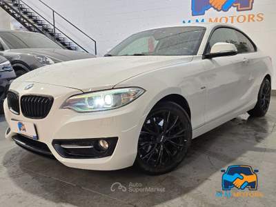 BMW Serie 2 220d d Coupe Sport 184cv auto Bianco usata Curno
