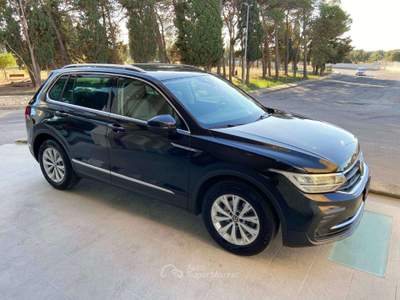 Volkswagen Tiguan 2.0 TDI 150 CV SCR DSG Life Nero usata Carovigno