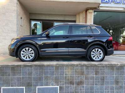 Volkswagen Tiguan 2.0 TDI 150 CV SCR DSG Life Nero usata Carovigno