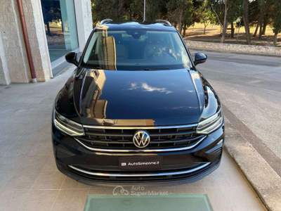 Volkswagen Tiguan 2.0 TDI 150 CV SCR DSG Life Nero usata Carovigno