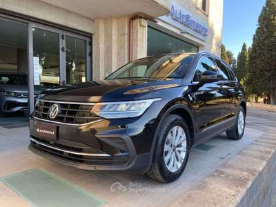 Volkswagen Tiguan 2.0 TDI 150 CV SCR DSG Life Nero usata Carovigno