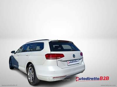 Volkswagen Passat 2.0 TDI DSG Executive BMT Bianco usata Bergamo