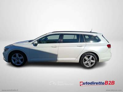 Volkswagen Passat 2.0 TDI DSG Executive BMT Bianco usata Bergamo