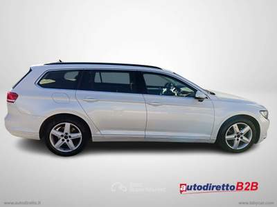 Volkswagen Passat 2.0 TDI DSG Executive BMT Bianco usata Bergamo