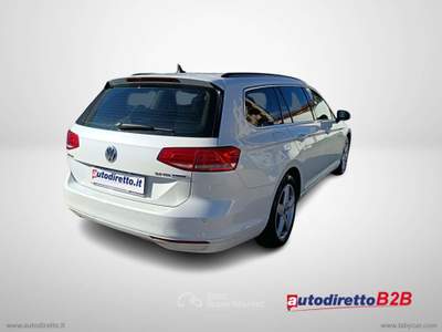 Volkswagen Passat 2.0 TDI DSG Executive BMT Bianco usata Bergamo