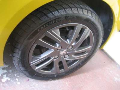 Peugeot 208 PURETECH 100 S-S 5P ACTIVE PACK Giallo usata Albissola Marina