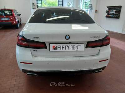 BMW Serie 5 530d Possibilità di finanziamento Bianco usata Borgonovo Val Tidone