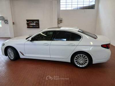 BMW Serie 5 530d Possibilità di finanziamento Bianco usata Borgonovo Val Tidone