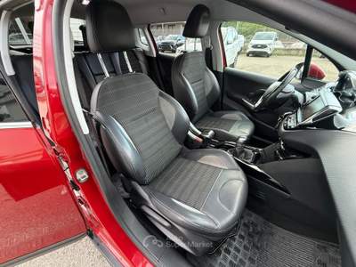 Peugeot 2008 LIEVI DIFETTI DI CARROZZERIA , OTTIME CONDIZIONI DI MECCANICA Rosso usata MERCOGLIANO