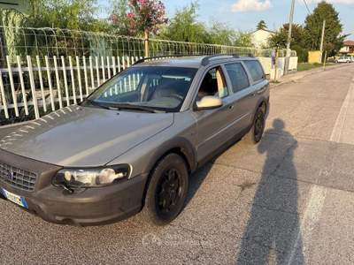 Volvo V70/XC70 2.4 D5 20V cat Argento usata Asigliano Veneto
