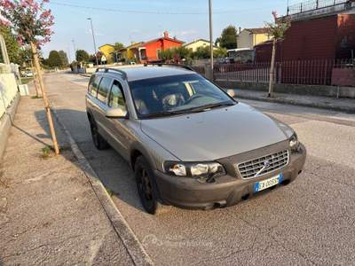 Volvo V70/XC70 2.4 D5 20V cat Argento usata Asigliano Veneto