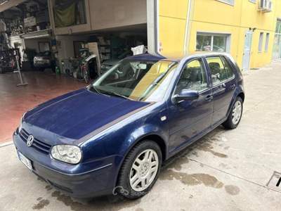 Volkswagen Golf 1.9 TDI/110 CV cat 5p.aut. Highline Blu/Azzurro usata Asigliano Veneto